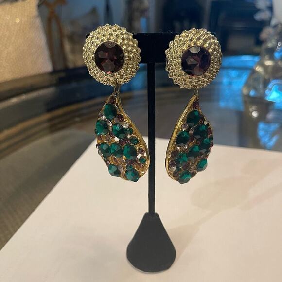 Earrings amethyst Centerstone, with silver embellishment that looks like beading - Picture 1 of 3
